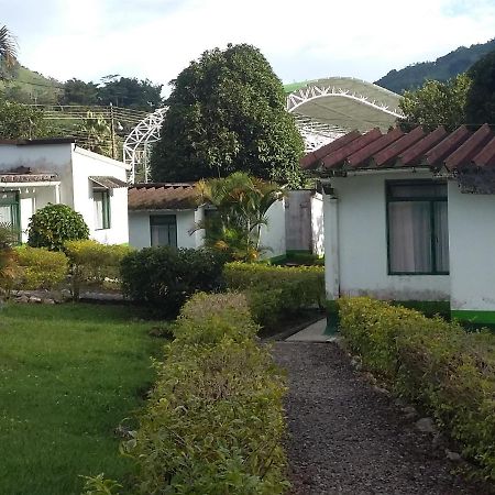 Servituristicos La Esmeralda Hotel Santa Maria Bagian luar foto